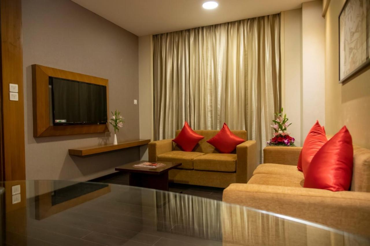 Ramada Plaza By Wyndham Pune Hinjewadi Dāpuri Exterior foto